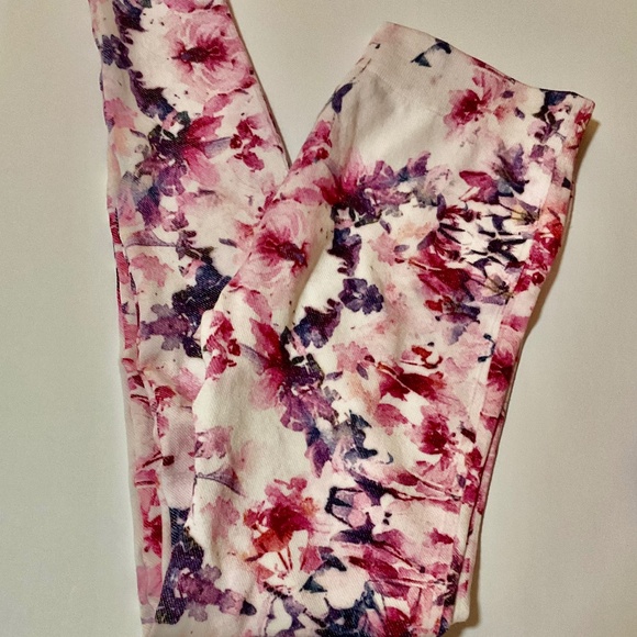 VERY BUTTER SOFT LEGGINGS - Picture 1 of 4